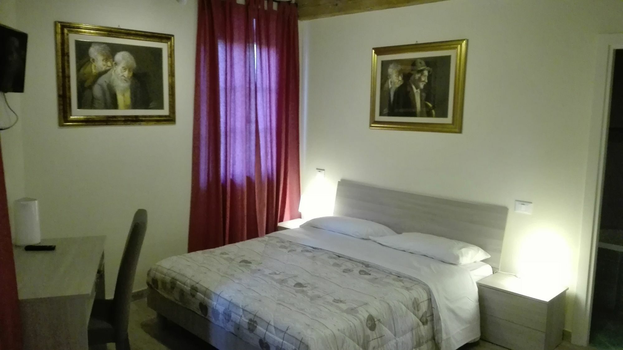Bed & Breakfast Art Gallery